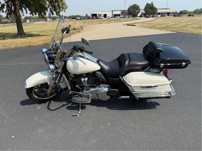 2017 Harley Davidson Road King® Base