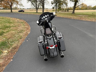 2016 Harley Davidson Street Glide® Base