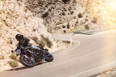 2022 Kawasaki Z900RS Base