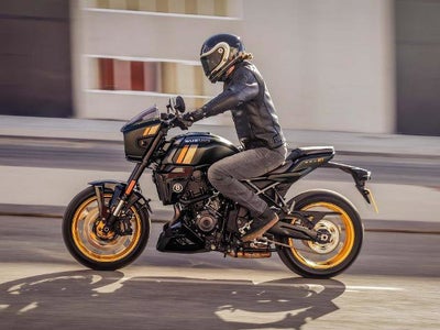 2026 Suzuki GSX-8TT Base