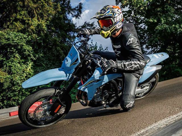 2025 Suzuki DR-Z4SM Base