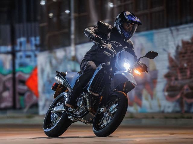 2025 Suzuki DR-Z4SM Base