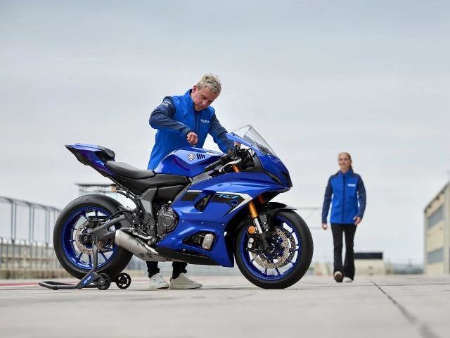 2025 Yamaha YZF-R7 Base
