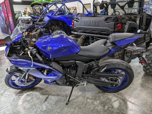 2025 Yamaha YZF-R7 Base