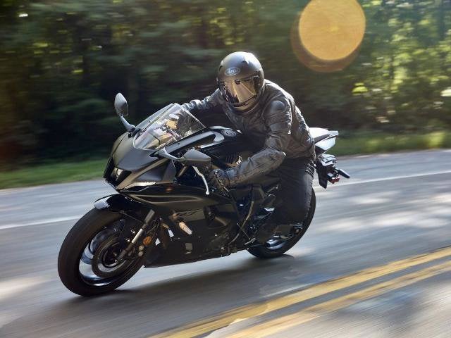 2025 Yamaha YZF-R7 Base