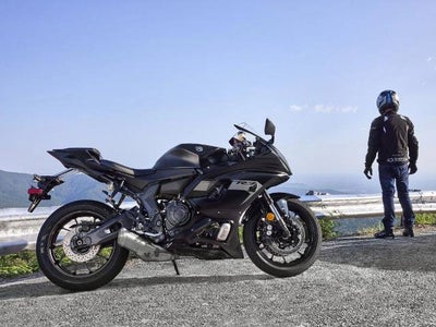 2025 Yamaha YZF-R7 Base