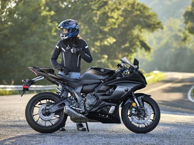 2025 Yamaha YZF-R7 Base