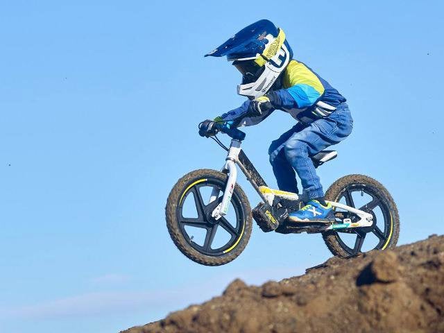 2023 Husqvarna 16eDrive Base