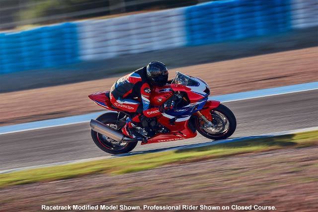 2026 Honda Powersport CBR1000RR-R Fireblade SP Base