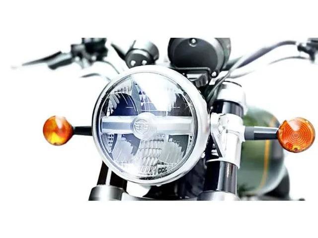 2024 Royal Enfield Super Meteor 650 Base