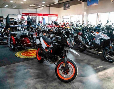 2024 Ktm 890 SMT Base