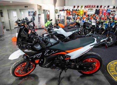 2024 Ktm 890 SMT Base