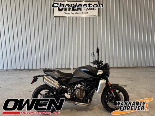 2025 Husqvarna Svartpilen 801 Base