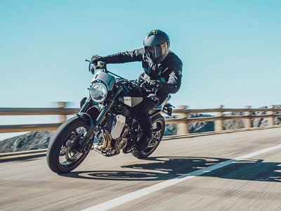 2025 Husqvarna Svartpilen 801 Base