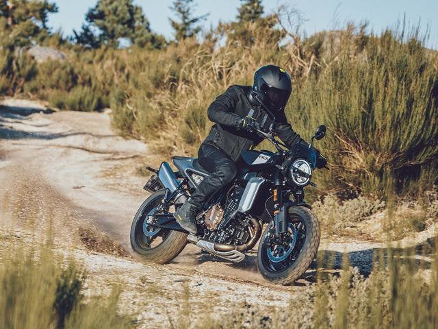 2025 Husqvarna Svartpilen 801 Base