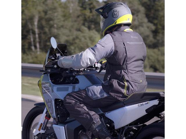 2025 Husqvarna Norden 901 Base