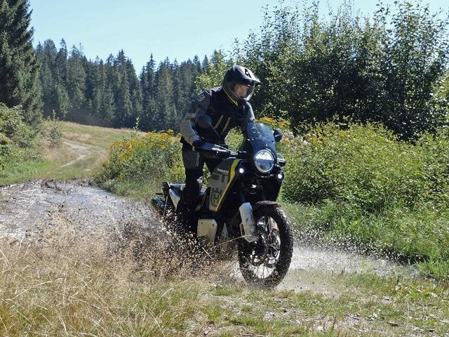 2025 Husqvarna Norden 901 Base